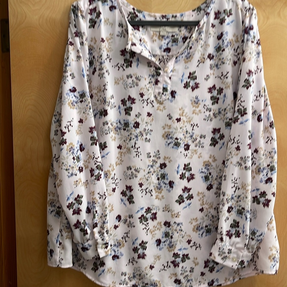 EUC LOFT SZ 20 Blouse - Pale Pink Print. Cute!!!